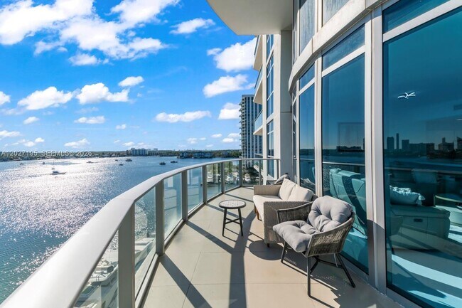 Building Photo - 17301 Biscayne Blvd
