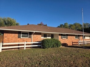 Building Photo - 5800 Kingston Rd