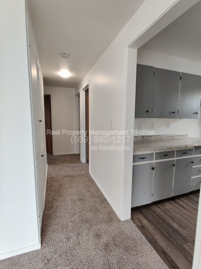 Building Photo - 603 N Ely St