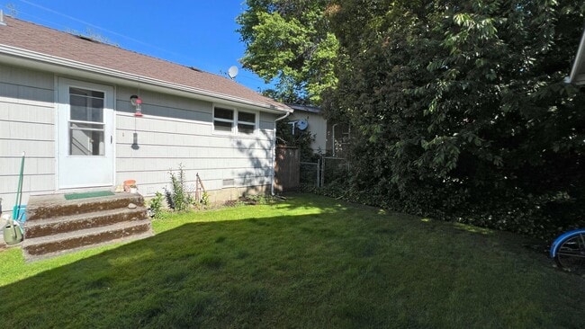 Building Photo - 32143La