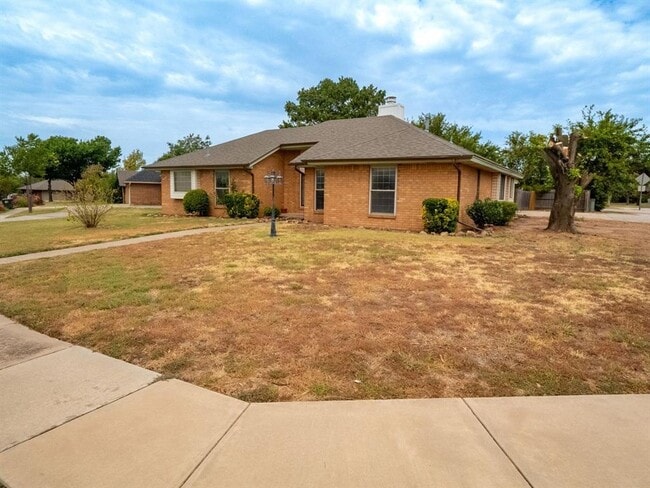 Building Photo - 3201 Creekwood Ct