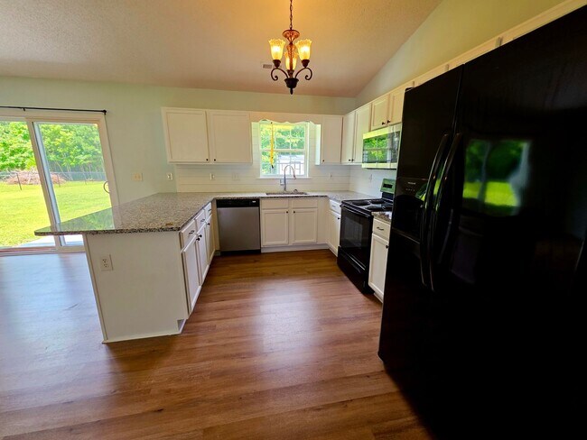 Building Photo - 3 BR 2 BA Beaver Creek