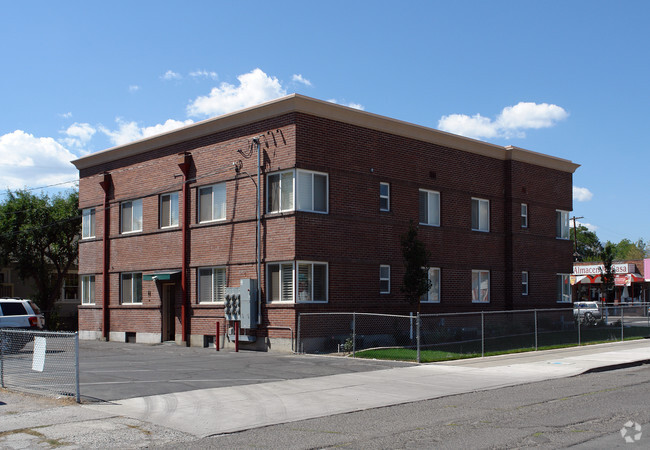 Primary Photo - Wellsdale Apartments