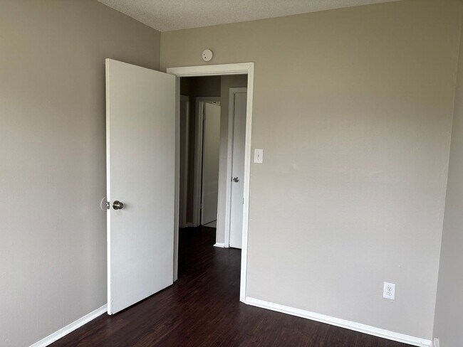 Building Photo - Very Nice Home in Raleigh - Open To Section 8