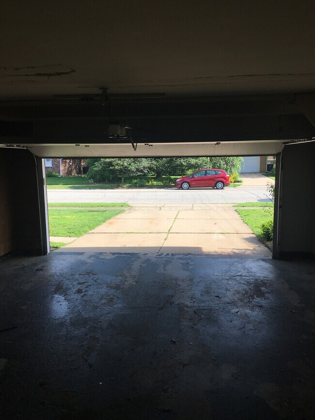 Building Photo - 2123 Dorwood Dr