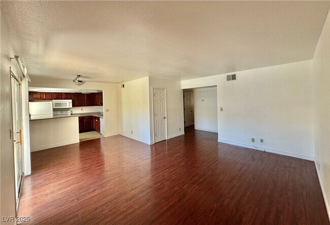 Building Photo - 5422 River Glen Dr