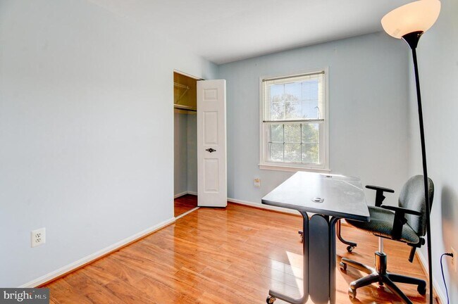 Building Photo - 4472 Ruggles Ct