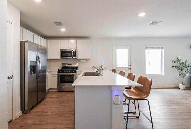 Building Photo - 2728 Cadiz Bay Dr
