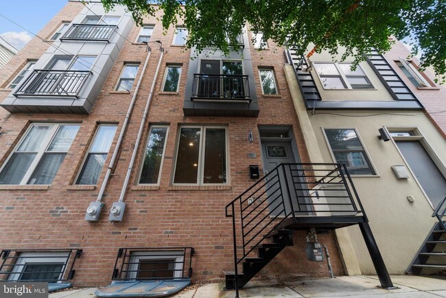 Primary Photo - 1207 E Oxford St