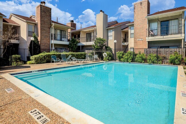 Primary Photo - 1818 Augusta Dr