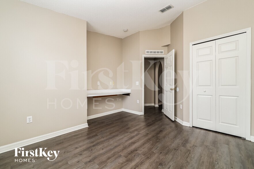 Building Photo - 10409 River Bream Dr