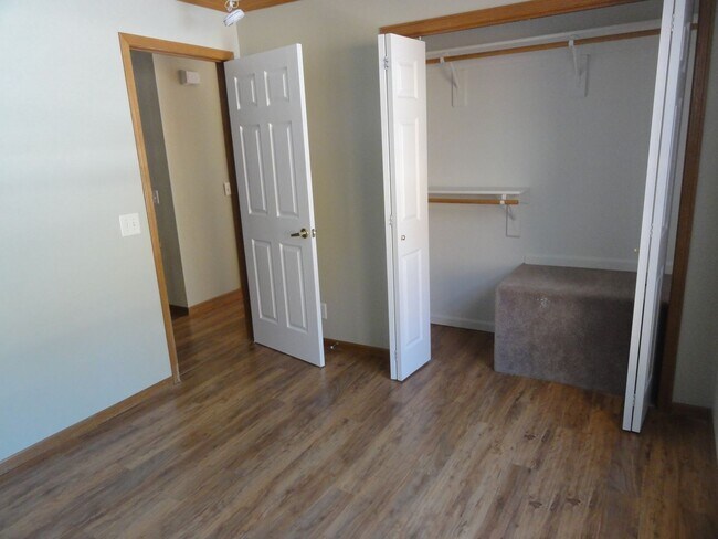 Building Photo - 30856 Kings Valley Way