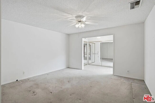 Building Photo - 6701 Neddy Ave