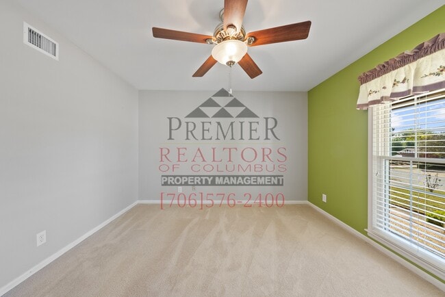 Building Photo - 2335 Nottingham Dr