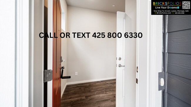 Building Photo - Comfortable Modern Living Near JBLM & Bangor Base!