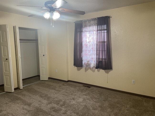 Building Photo - 776 Moccasin Trail