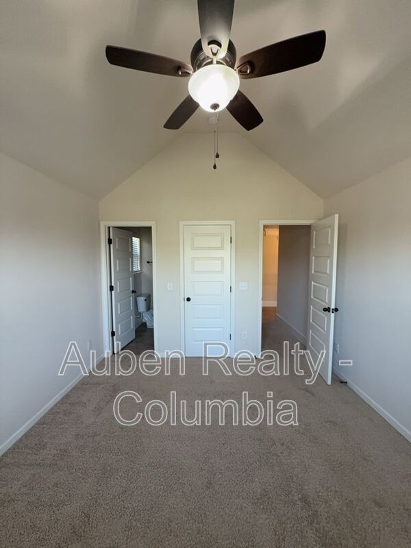 Building Photo - 510 Meadow Grass Ln