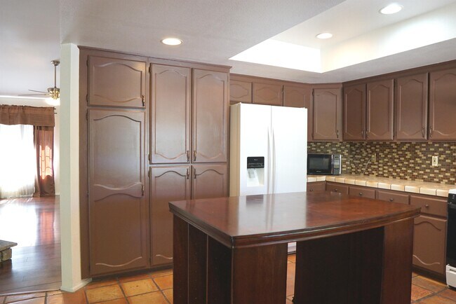 Building Photo - 68120 Tachevah Dr