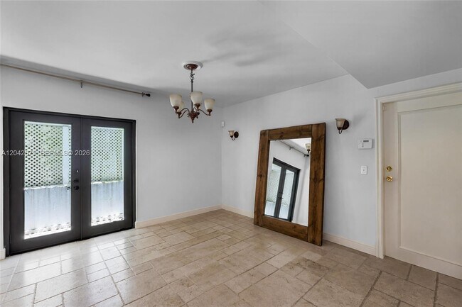 Building Photo - 920 Aguero Ave