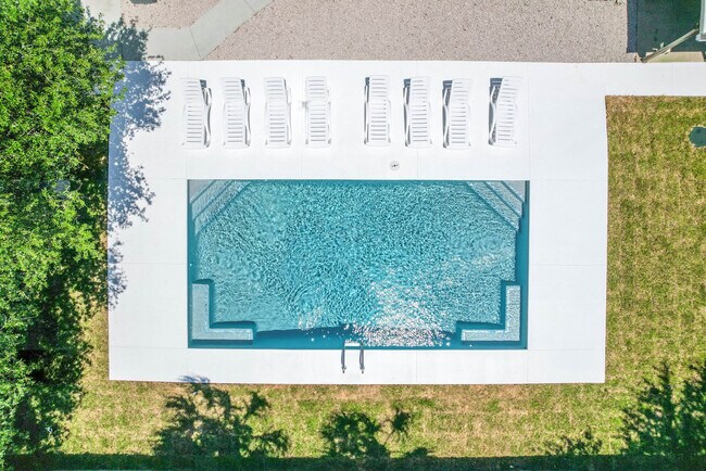 Building Photo - 103 A St