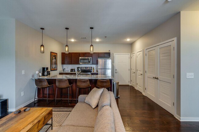 Building Photo - Chic East Nashville Two Bedroom Loft