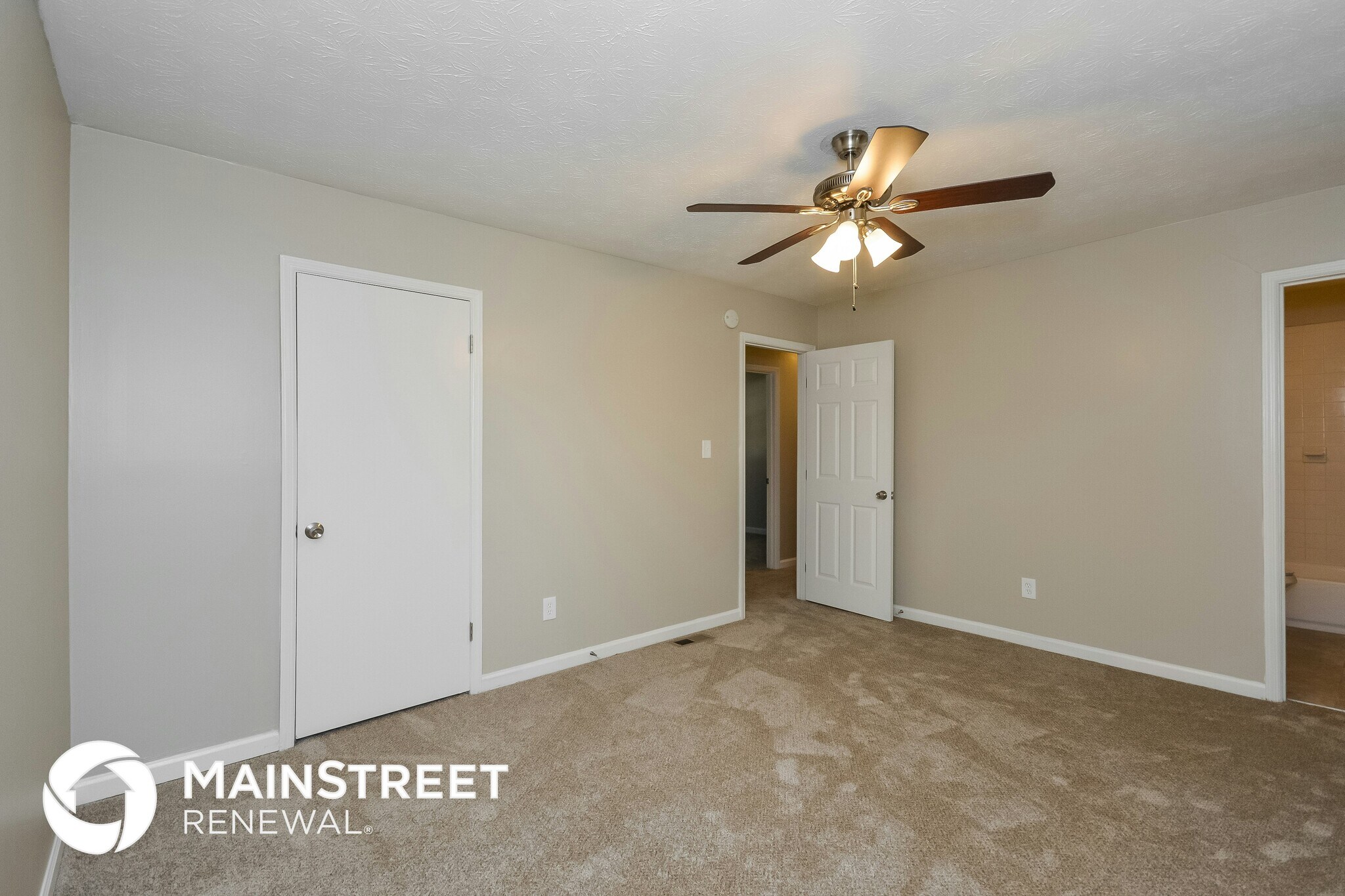 Building Photo - 5869 Bobbin Ln