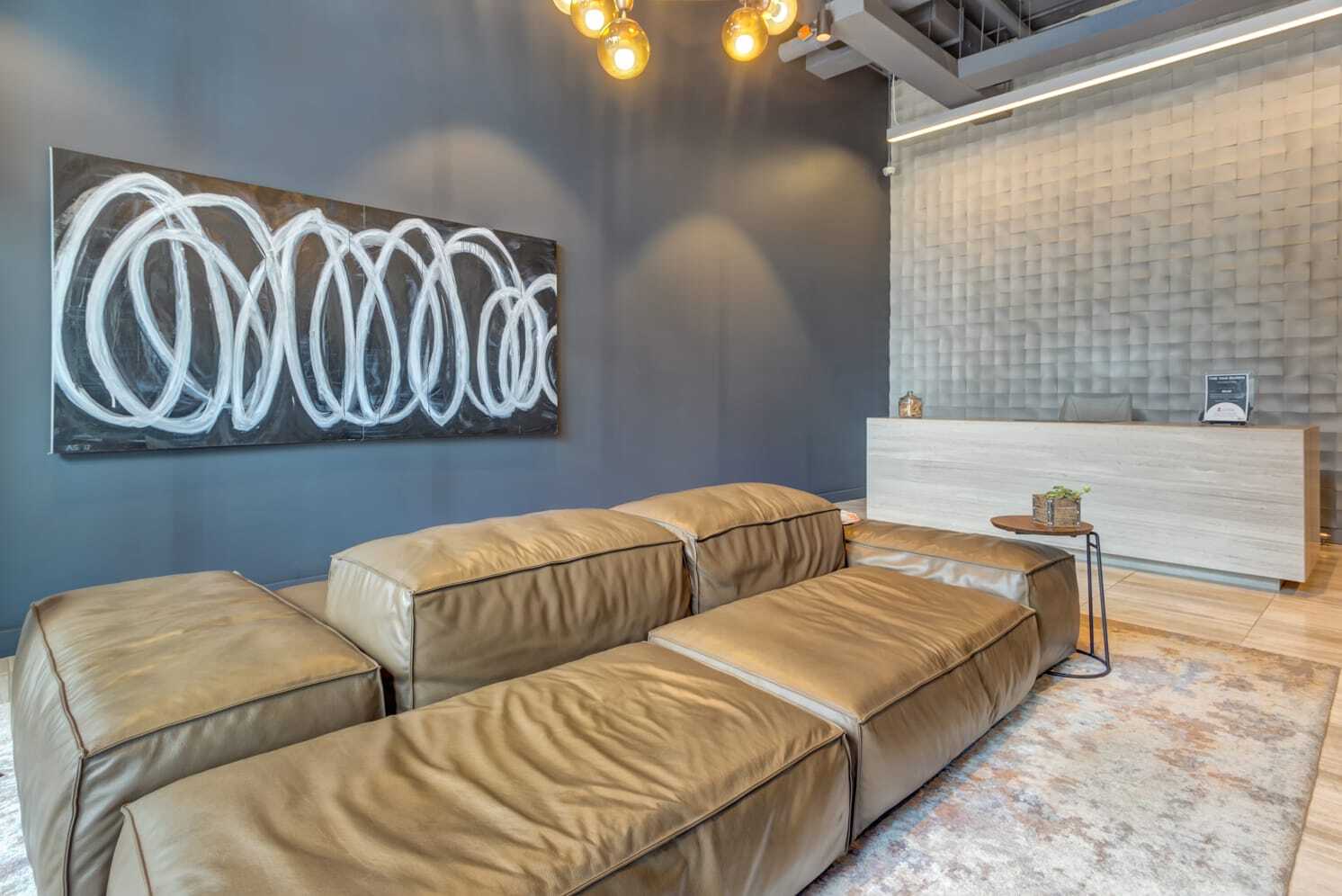 Building Photo - 336 S Halsted St