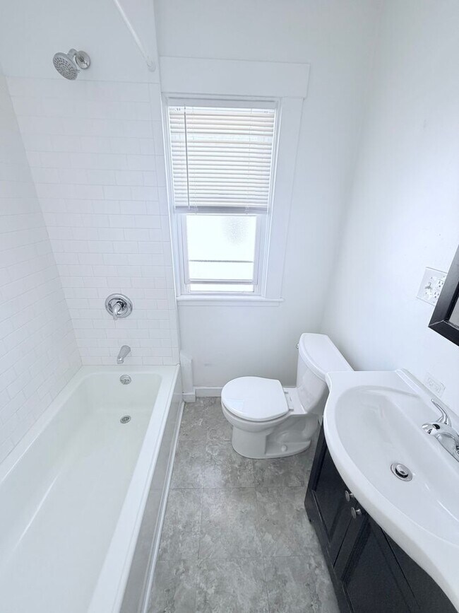 Building Photo - 3914 W 21st St