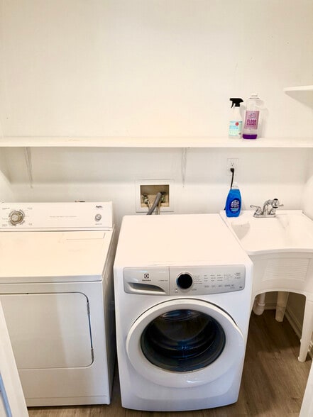 Building Photo - 2004 Fort Pemberton Ct