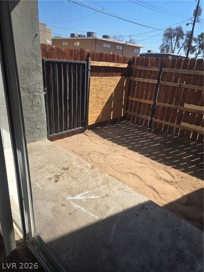 Building Photo - 1388 E Desert Inn Rd