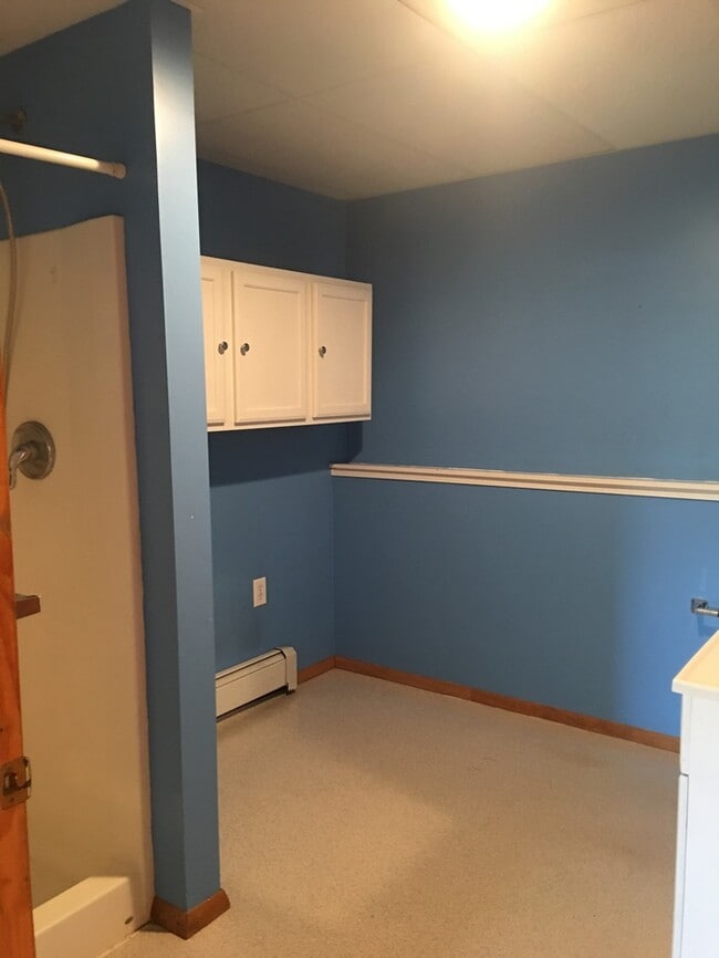 Building Photo - Beautiful secluded 4 bedroom 2.5 bath home with 2 stall detached garage and descent sized yard