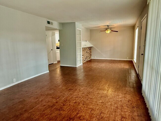 Building Photo - 525 Heights Blvd