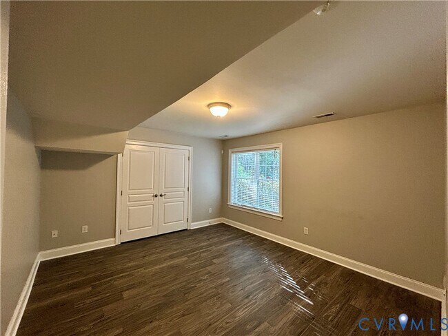 Building Photo - 4700 Jaydee Dr