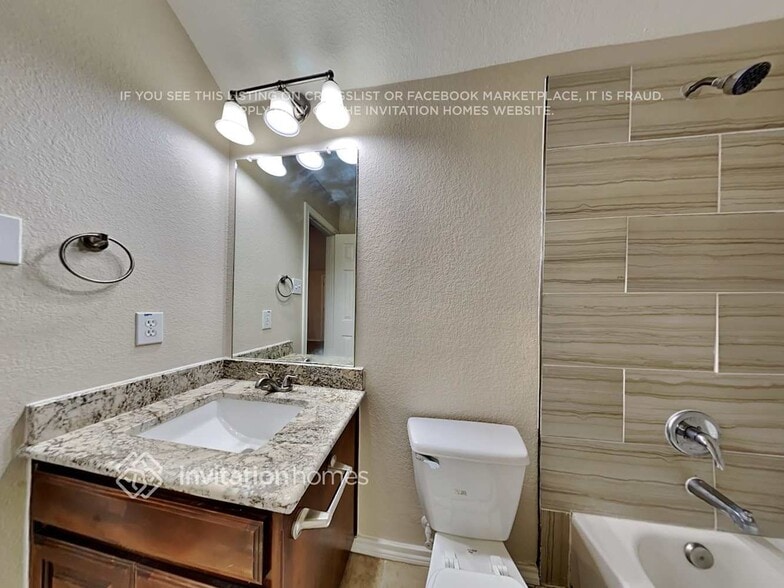Building Photo - 10645 Devinstone Dr