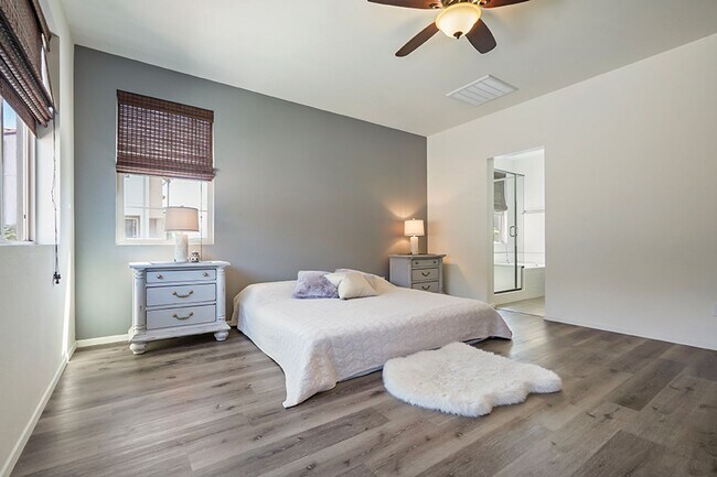 Building Photo - Beautiful TownHome in Pacific Ridge Rancho...