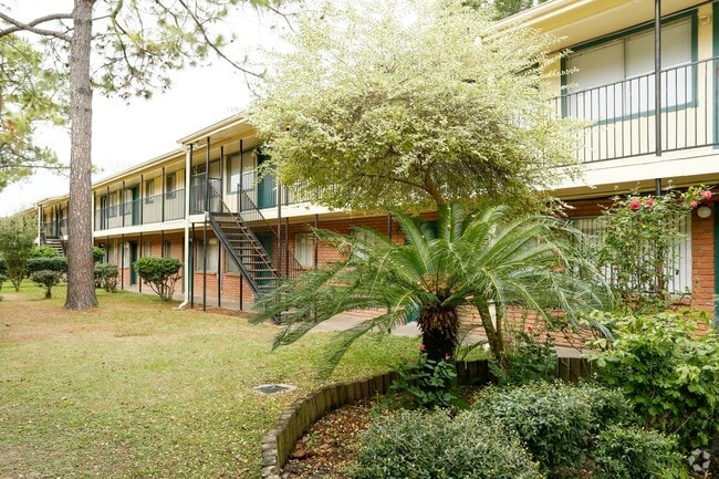 Building Photo - Cedar Creek
