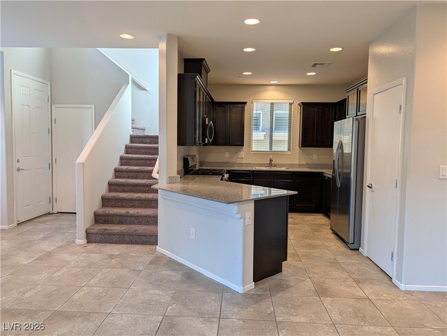 Building Photo - 6114 Scarlet Leaf St