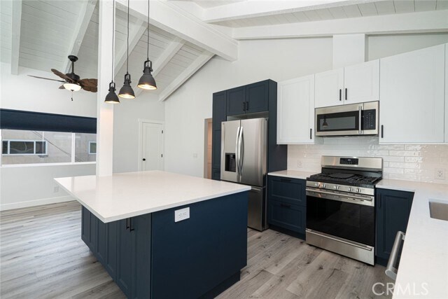 Building Photo - 905 W Balboa Blvd