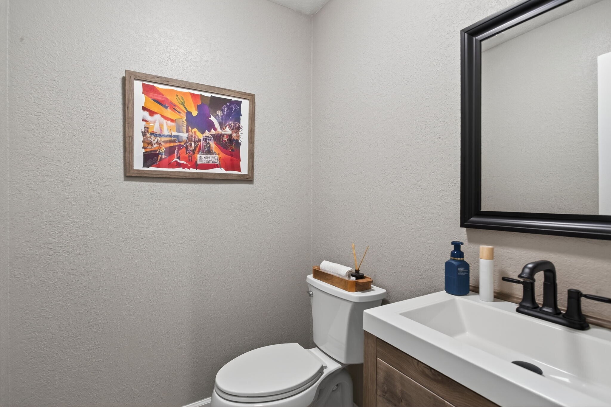 Building Photo - 1737 Ocean Bay Dr