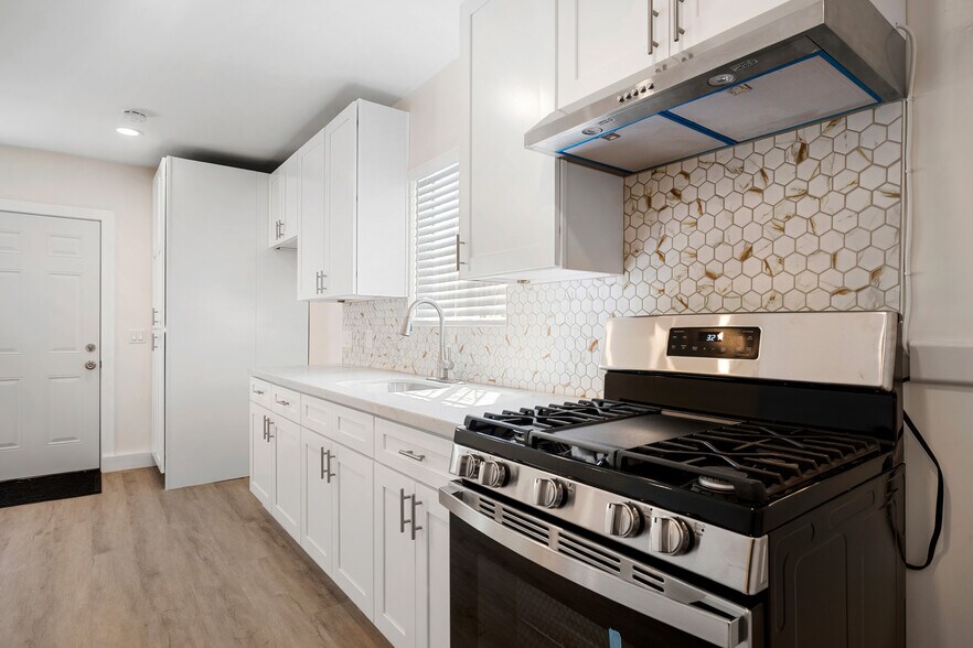 Building Photo - 941 Verdugo Circle Dr