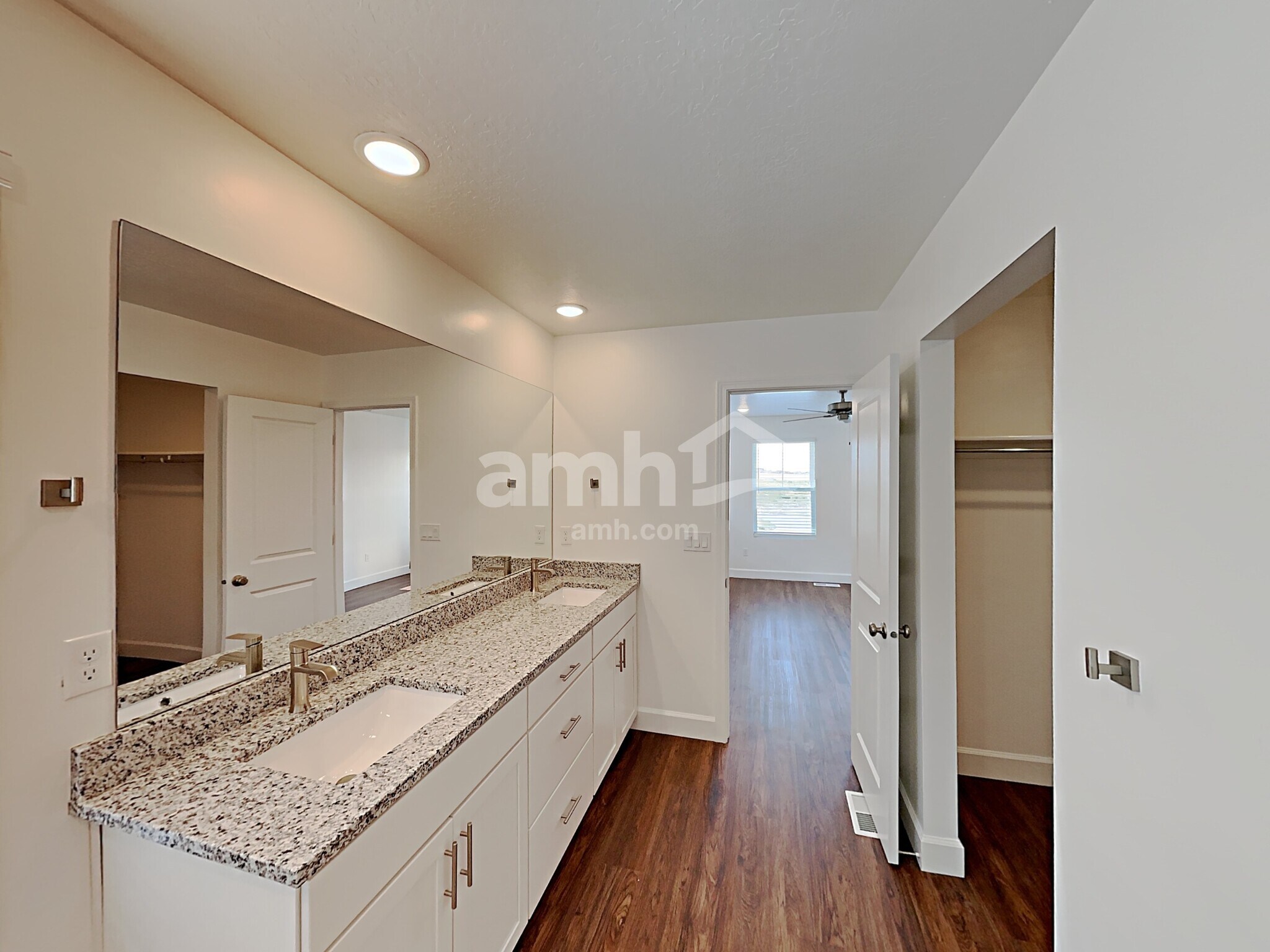 Building Photo - 6101 W Arranmore Dr