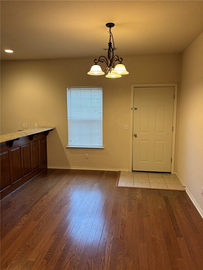 Building Photo - 3107 SW Amberwood Ave