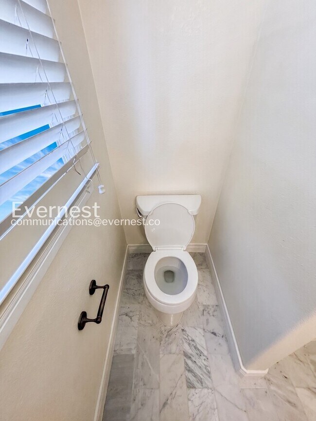 Building Photo - 268 S Garfield St