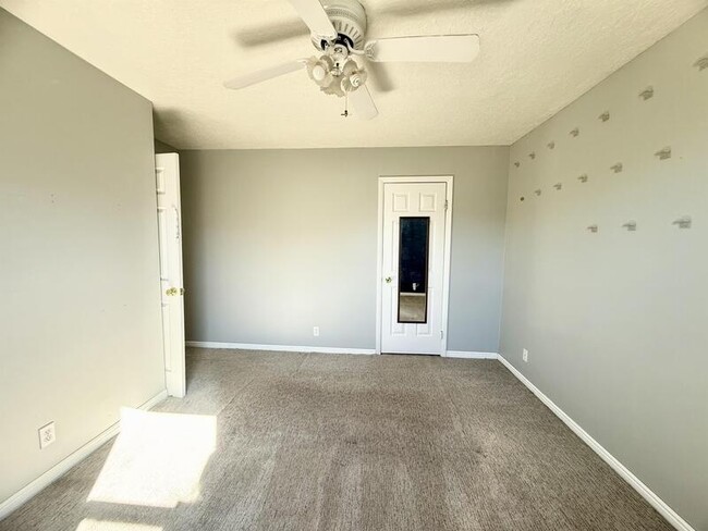 Building Photo - 1334 Sudbury Ave