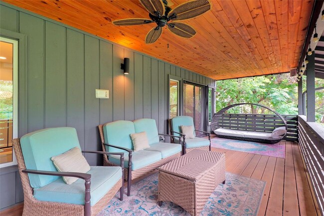 Building Photo - 3801 Laurel Ledge Ln