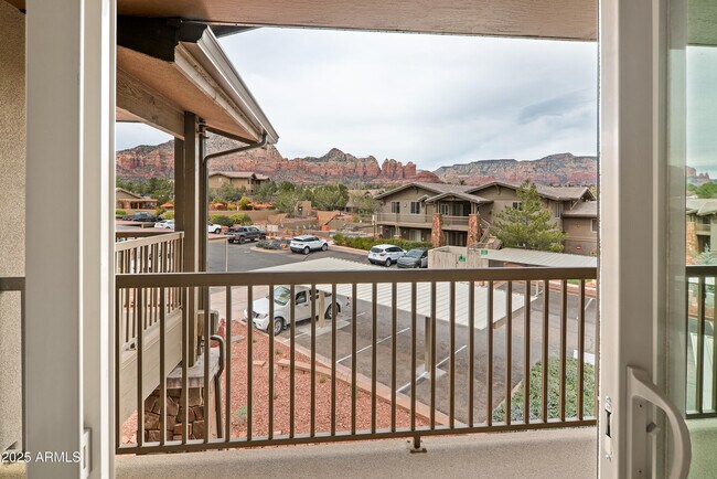 Building Photo - 1826 Kestrel Cir