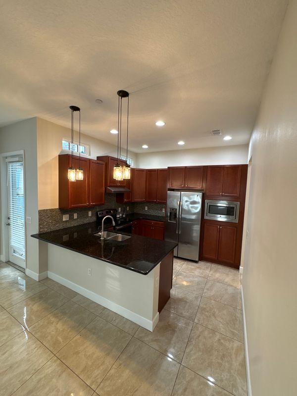 Building Photo - 13775 Benavente Ave