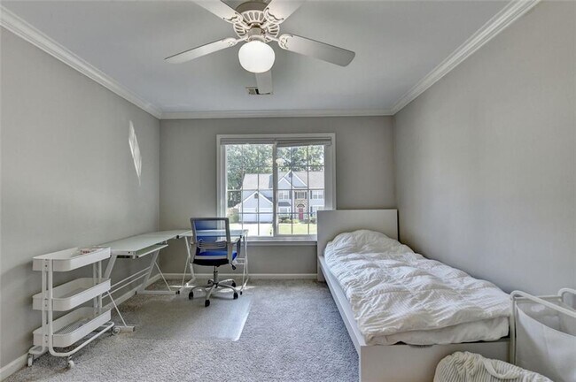Building Photo - 355 Gaines Oak Way