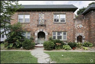 Building Photo - Beckman