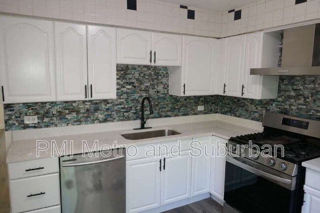 Building Photo - 37 E Judith Ann Dr
